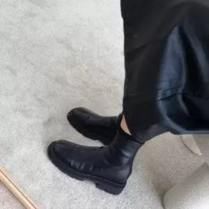 부티 발목부츠 통굽 봄여자신발 봄신발 미들힐 워커