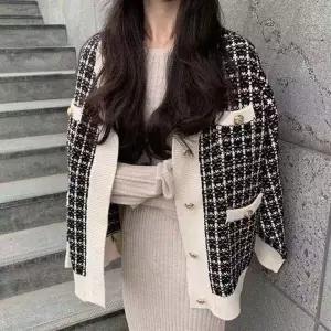 [하프클럽/]가디건 트위드 배색 루즈핏 여성 아우터 금장단추 2색