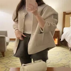 [헤레이스](울100%)후드 버튼 핸드메이드 하프코트_YMSH25FW257
