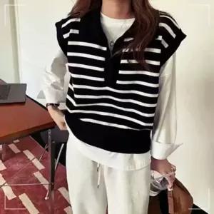조끼 스트라이프 줄무늬 여성 니트 오버핏 패턴 가디건 NWBBDA4E