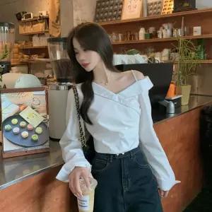 여성 사선넥 긴팔 셔츠 슬림핏 허리조임 오프숄더 셔링 셔츠