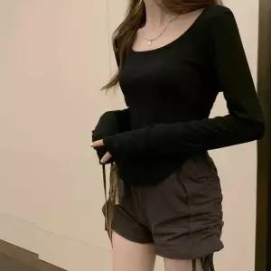ONM 베이직 컬러 스퀘어넥 슬림핏 긴팔 언발라인 티셔츠