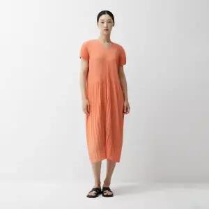[롯데백화점]플리츠미 루즈핏 V넥 쉬폰 원피스_EPOPM024I49