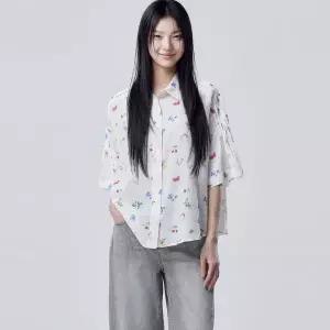 베네통 Online Exclusive 가든 그래픽 반팔 블라우스 BABLE5631WH1352185