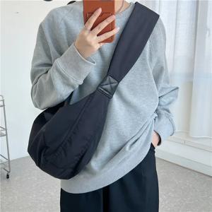 새로운 패션 여름 대용량 캐주얼 나일론 여성 숄더백 한국 스타일 호보백 청소년 크로스바디 숄더백