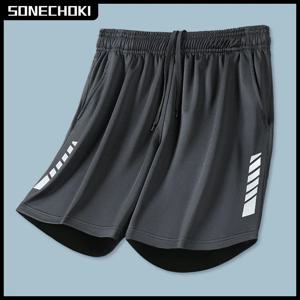 새로운 블랙 러닝 반바지 남성 스트라이프 프린팅 루즈핏 농구 스포츠 짐 통기성 반바지 피트니스 트레이닝 운동 하의 남성용