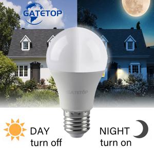 ​ 센서 야외 조명 LED 황혼 새벽 전구 10W E27 B22 AC 220V 주야간 조명 자동 ON/OFF LED 스마트 램프