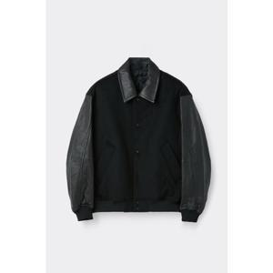 커스텀멜로우 역시즌  [커스텀멜로우] 블랙 오버사이즈 핏 헤어리 램 레더 패디드 바시티 재킷 CWUAW25611BKX
