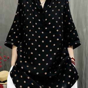 TEMU 플러스 사이즈, 2025년 신상 패셔너블 로맨틱 빈티지 엘레강스 폴카 도트 프린트 셔츠, 정교한 하프 버튼 플래킷 셔츠, 미디 기장 칼라 블라우스, 외출 및 데이트용 활용도 높은 아우터웨어, 봄, 여름, 가을에 필수품, 반팔 여성용 플러스 사이즈 루즈핏 셔츠