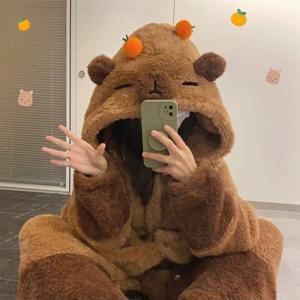 TEMU 카피바라 후드 극세사 롱 코트 원피스 잠옷 (브라운) 캐릭터 겨울 코트형 수면 파자마
