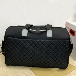 TEMU 남녀공용 사이즈 조절 크로스백, 안전 지퍼 잠금장치 포함 - 일상 여행, 통근, 선물용으로 적합한 단색 핸드백, 지퍼 방향 랜덤, 통근 스타일을 위한 술 장식 디테일