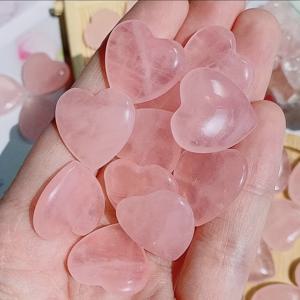 TEMU 10개 세트 천연 로즈 쿼츠 하트 모양 팔머스톤 - 밝은 핑크색, 부드럽고 투명함, 발렌타인데이, 어버이날, 크리스마스 선물, 로맨틱 장식, 로맨틱 선물로 완벽 | 부드러운 질감 | 광택 있는 끝