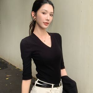 TEMU 새로운 봄/여름 슬림핏 여성용 티셔츠, V넥, 팔뚝 처진 살을 가리는 반팔, 우아하고 몸매 비침을 살려주는 룩. 가을/겨울 베이스 레이어, 데일리 사무복, 외출, 캐주얼한 자리를 위한 활용도 높은 단색 베이직 스타일