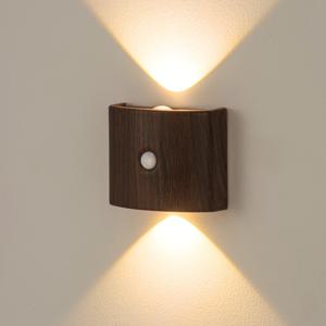 TEMU 스마트 모션 센서 벽 조명. LED 야간 조명. 3가지 색상 조절 가능한 밝기 조절. 나무 또는 월넛 색상 선택 가능. 복도, 침실, 욕실, 통로, 계단에 적합