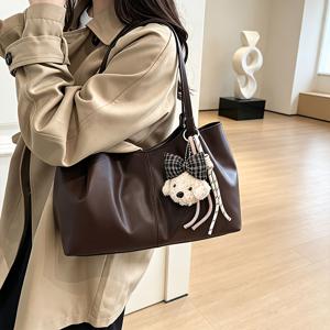 TEMU 전문가용 새로운 대용량 캐주얼 올매치 패션 출퇴근 여성용 크로스바디 백, 캐주얼 개성 있는 쉬운 패션 대형 가방, 무료 작은 곰 귀여운 펜던트, 니치 텍스처 새로운 원단 숄더백, 봄 여름 여행 토트백