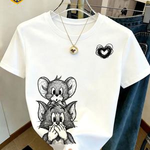 TEMU 워너 공식 라이선스 여성 크루넥 티셔츠, 입술 덮는 스타킹 캐릭터 스케치 가슴 하트 프린트, 데일리 출퇴근 및 홈웨어용 캐주얼 다용도 반팔 상의