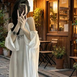 TEMU 여성 오프숄더 어깨트임 티셔츠 원피스 루즈핏 오버사이즈 아쿠비룩 힙한 스트릿 미니원피스 체형커버 여리여리한 팔뚝커버 롱티셔츠 꾸안꾸 마실룩 화이트