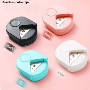 TEMU R4 라운드 코너 커팅 및 펀칭 도구 1개, 라미네이트 카드, 카드지, 스크랩북, DIY 공예용 - 수동 종이 커터 - 랜덤 색상, 포토카드 제작, 사무실 및 학교 프로젝트 페이퍼 크래프트 펀치, 사진 명함 모따기 기계, 코너 라운더, 종이 커터에 적합, 생일 선물용으로 훌륭한 선택