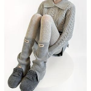 TEMU 여성용 가을/겨울 레터 패치 레터링 양말 1켤레, 슬리브가 갈라진 디자인, 중간 길이의 슬라우치 스타일, 보온을 위한 레이어드 디자인, 레그 워머, 한국 스타일 부츠 커버