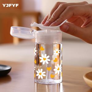 휴대용 PET 리필형 여행용 물병, 작은 국화와 하트 프린트, 3.38Oz/6.76Oz 휴대용 펌프 디스펜서, 네일 폴리쉬 리무버, 토너, 메이크업 리무버에 적합, 둥근 뚜껑 디자인, 손세척 전용, 재사용 가능, 메이크업 물병