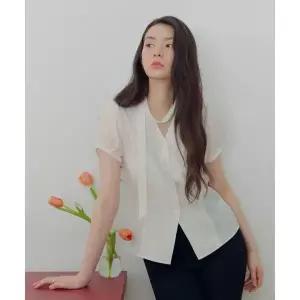 로엠 브이넥 타이 블라우스 RMBLG26RT1