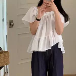 여성 프릴 스퀘어넥 언밸런스 퍼프소매 반팔 블라우스
