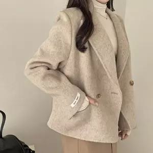 탄탄한 더블버튼 코트 따듯한 겨울 코디 트렌디 자켓