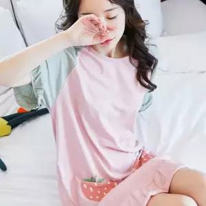 딸기포켓이미지 반팔 잠옷 원피스잠옷 -Pink 커플잠옷 홈드레스 반팔잠옷 소녀스러운