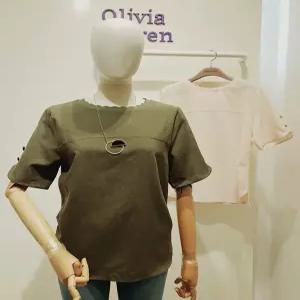 올리비아로렌 여성 스캘럽넥 블라우스형 반팔 티 vocas4m4241 ECJ 1360278