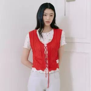 백화점 써스데이아일랜드 스카시 끈여밈 니트 베스트 T264MVT934W