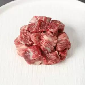 [우메종] 1++국거리 투뿔 한우 마장동 소고기 300g 찌개용/미역국용/떡국용