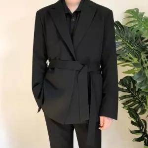 남성 모던 데일리 벨티드자켓 102918