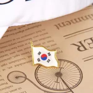 태극기 대한민국 국기 뱃지 휘날리는 모양 핀 브로치 가방장식