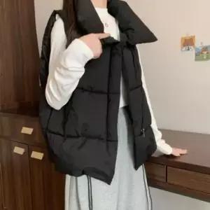 레이디스 시즌 패딩조끼 스탠다드 사선지퍼 트임밑단끈 패딩베스트 조끼 폴라넥 다운 겨울조끼 여자조끼
