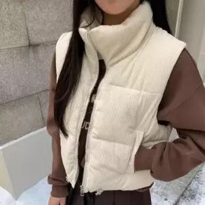 크롭 스트링 패딩 베스트 페미닌룩 데일리룩 데이트룩 캐주얼룩 여성 의류