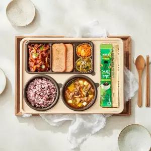 [본도시락] 건강집밥 우삼겹된장찌개 제육 백반 한상