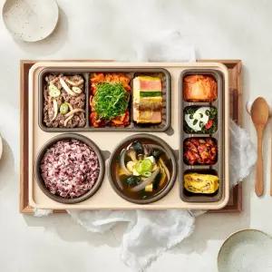 [본도시락] 건강집밥 버섯소불고기 깻잎제육 한상
