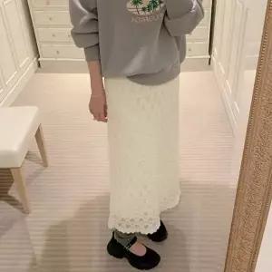출근룩 롱 스커트 러블리 레이스 패턴 아이보리 데일리