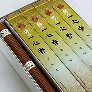 정성스런 불 쑥뜸 양 인 제사 제수용 초 사찰 부처님 일심향 한방 명절준비