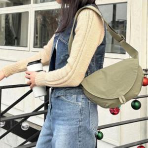 캐주얼 여자 반달 크로스백 숄더백 가방 미니백 데일리 백