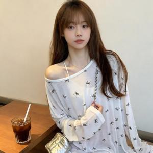 백트임 긴팔 티셔츠 리본패턴 루즈핏 가을 봄 데일리룩 나들이 이너웨어 교복 상의