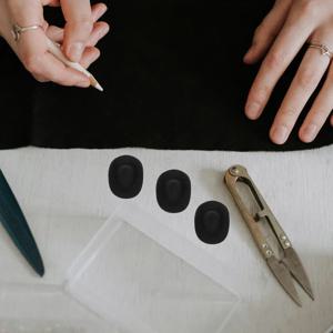 10Pcs 미니 카우보이 모자 파티 장식을위한 Eva 미니 웨스턴 모자 DIY 공예 인형 집 장식 와인 병 벽을위한 작은 모자