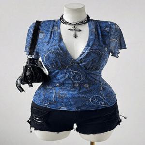 새로운 플러스 사이즈 페이즐리 프린트 딥 V넥 슬림 웨이스트 숏 플러터 슬리브 탑 블루-블랙 레트로 Y2K 의류 빅 사이즈 여성 티셔츠