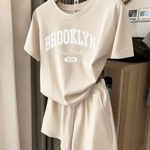 TEMU 2pcs 세트: 여성 여름 캐주얼 반팔 티셔츠 및 반바지 세트, 뉴욕 레터 프린트 라운드넥 반팔 상의 및 탄성 허리 포켓 반바지, 편안한 데일리 웨어 (가정, 수면 또는 야외 캐주얼 여성 의류)