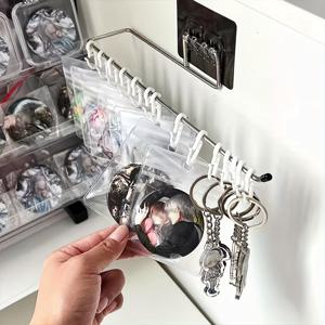 스테인리스 스틸 벽걸이 키체인 및 보석 디스플레이 스탠드 - 드릴 필요 없음, 배지, 상품, 헤어밴드 및 액세서리용 다목적 정리대, 공간 절약형 디자인과 다양한 후크, 보석 정리 수납