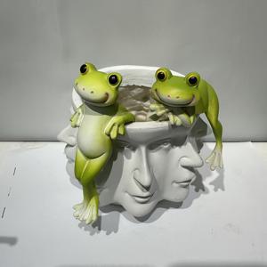 창의적인 레진 개구리 화분걸이 장식품 2개, 유리 수조 장식, 야외 안뜰 정원 화분걸이 선물, 정교한 조각상 디자인의 수공예품, 테두리 장식용 걸이형 레진 가정용 수공예품