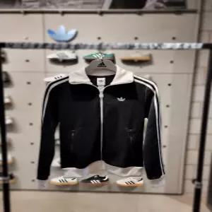 [아디다스][아디다스][매장발송] 여성 클래식 트랙 탑 KD7969 져지 자켓_ESC