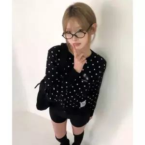 코이리스 COIRIS 그레인 라운드 넥 도트 니트 가디건 2컬러
