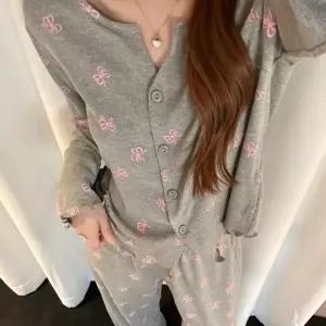 [다잇템]데일리 핑크리본 그레이무드 홈웨어 잠옷세트