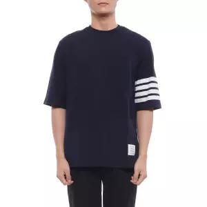 [톰브라운]26FW 남성 사선 스트라이프 반팔티셔츠 (MJS168G 07862 415 26F)